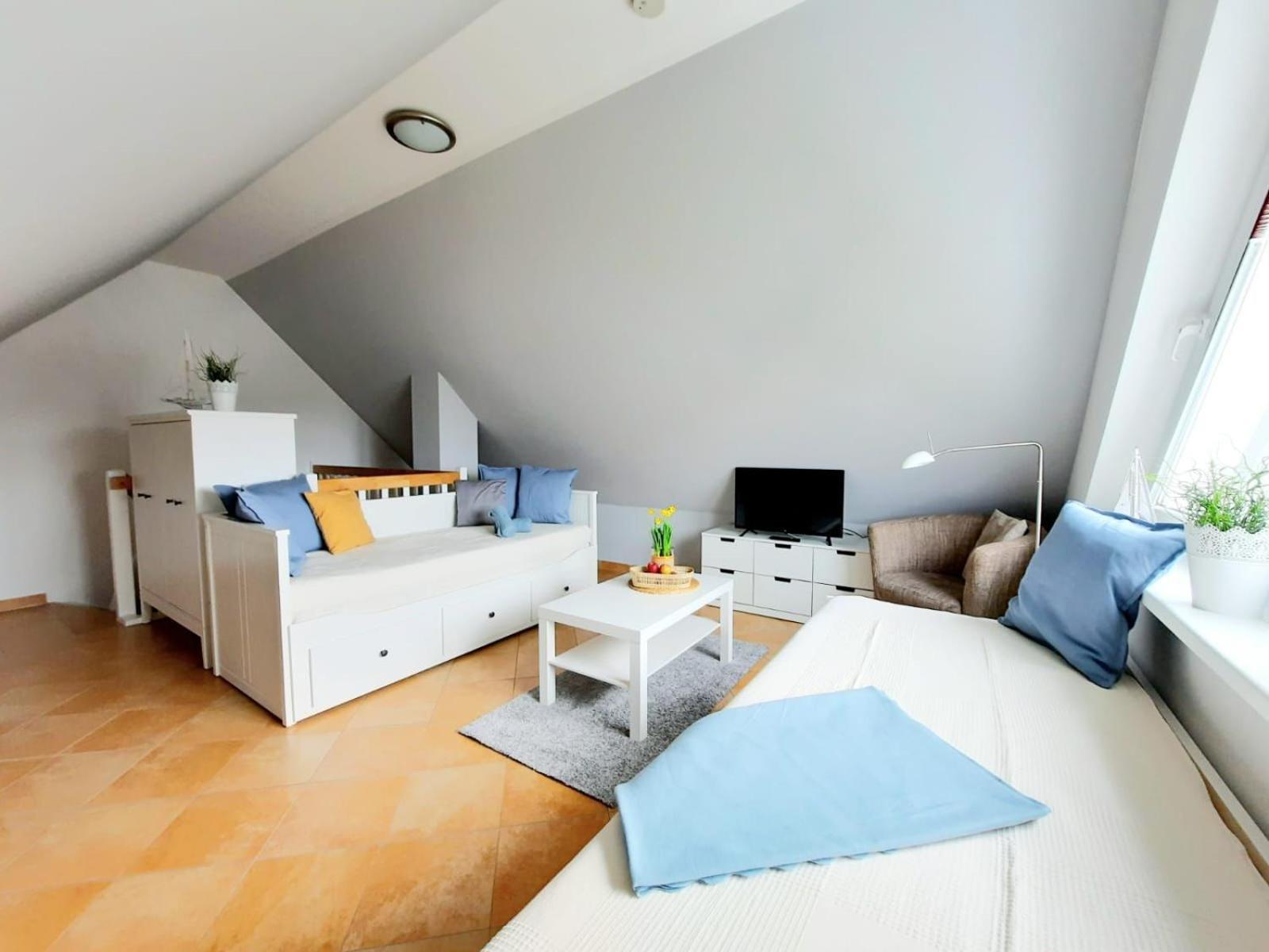 Exkl App Strandloeper, Kamin, 250 M Zum